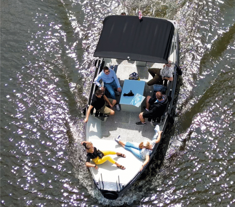 Elektrische sloep varen Biesbosch